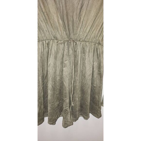 Discovery Olive Romper  - Picture 3 of 7